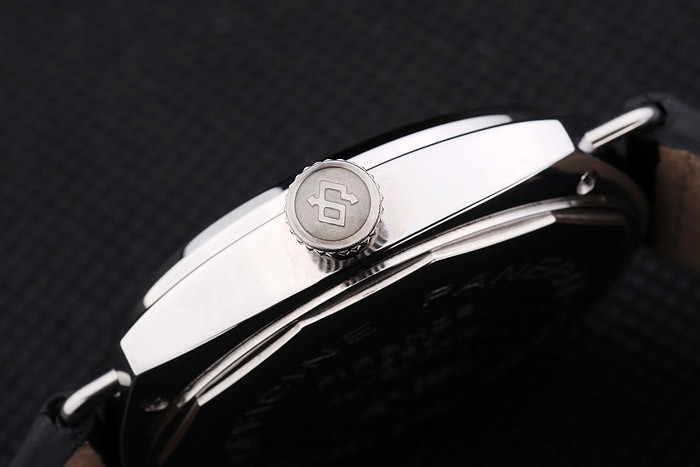 440-grade stainless steel.Bracelet: high grade leather